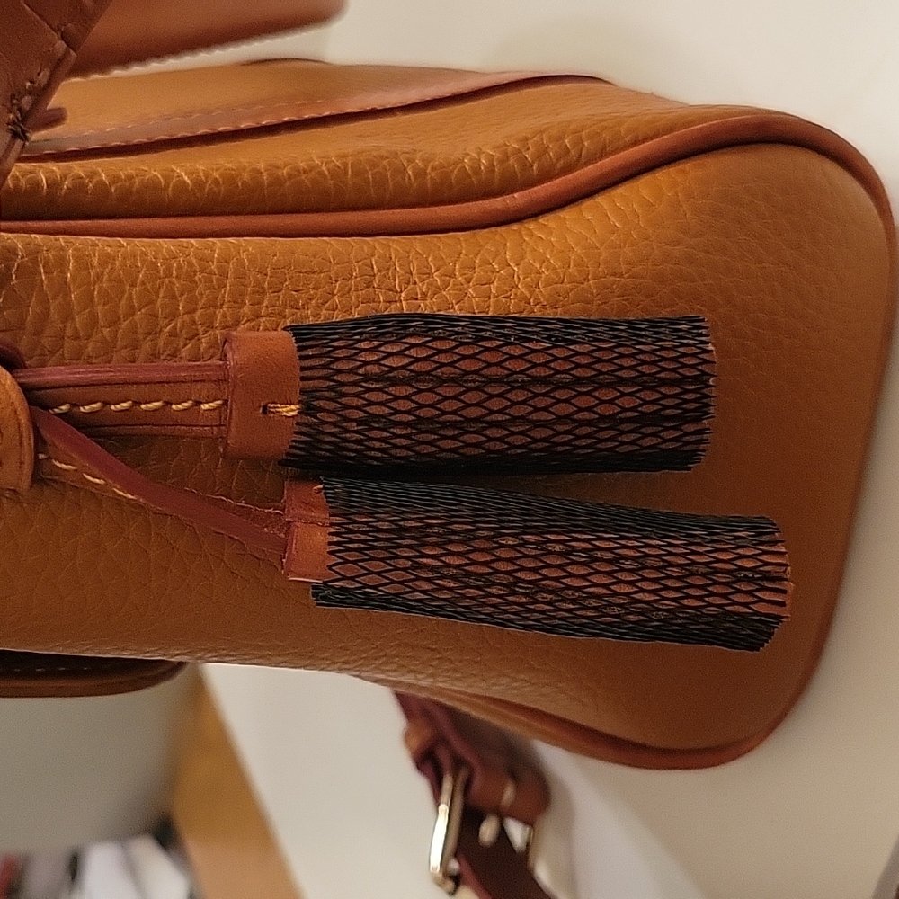 Dooney and Bourke Pepple grain leather Crossbody bag 11×9×4 - Picture 3 of 8